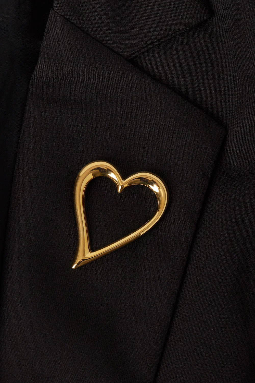 See the heart-broche