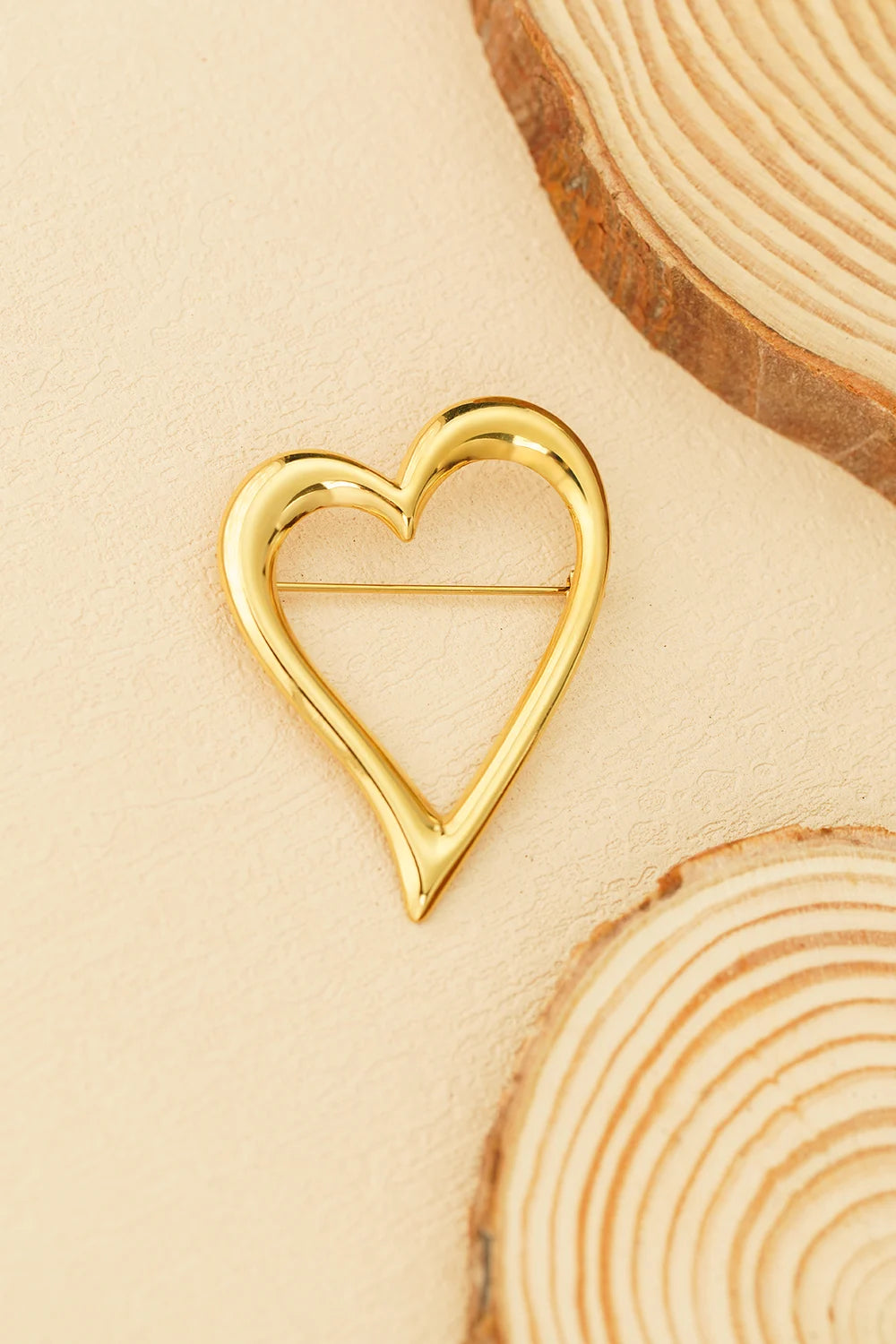 See the heart-broche