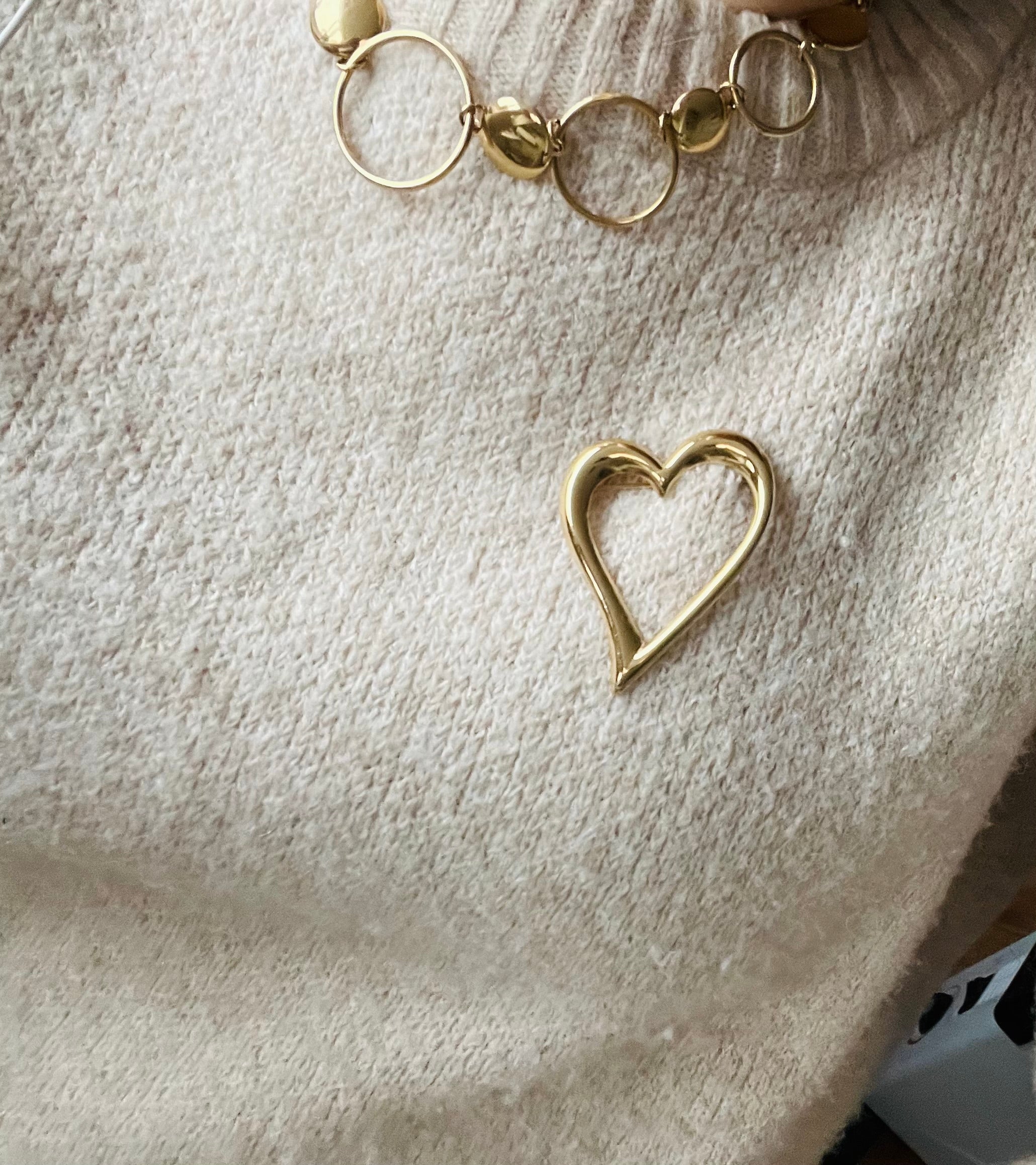 See the heart-broche